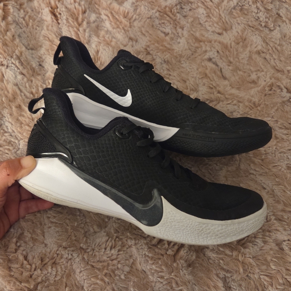 Nike - Picture 7 of 8